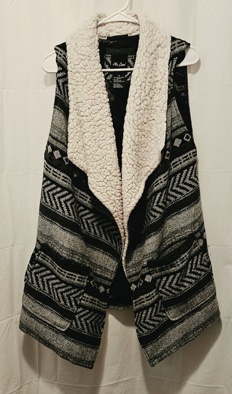 Vtg Me Jane Southwest Vest With Sherpa Collar & Trim Aztec Design Sz XL Black G